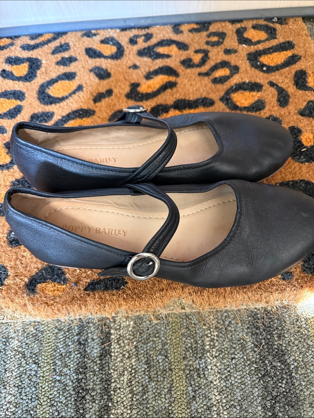 Poppy Barley black leather ballet flats, size 8